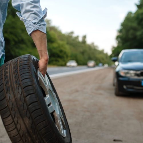 Seguridad vial: frenos y llantas en buen estado para viajar tranquilo